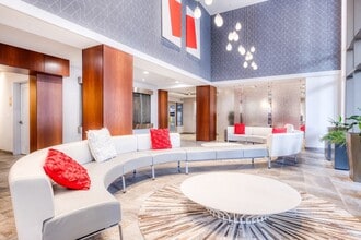 Twenty50 in Fort Lee, NJ - Foto de edificio - Building Photo