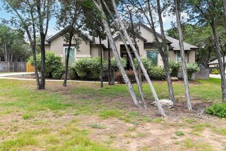 944 Wilderness Oaks in New Braunfels, TX - Building Photo - Building Photo