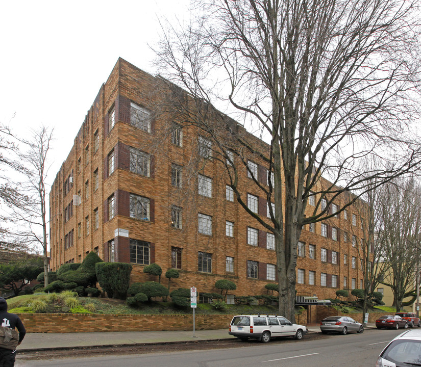 Regent Apartments in Portland, OR - Foto de edificio