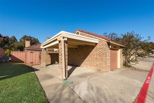 2643 Entrada Blvd in Irving, TX - Building Photo - Building Photo