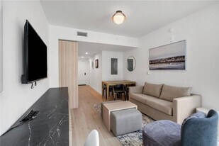 225 N Miami Ave, Unit SI ID1520399P in Miami, FL - Building Photo