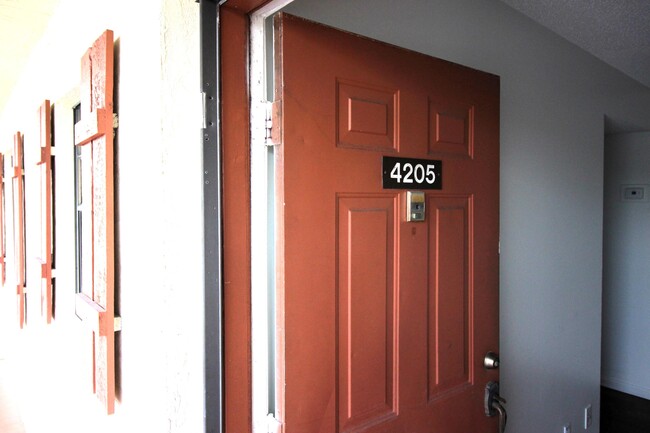 4205 Oak Terrace Dr in Greenacres, FL - Building Photo - Building Photo