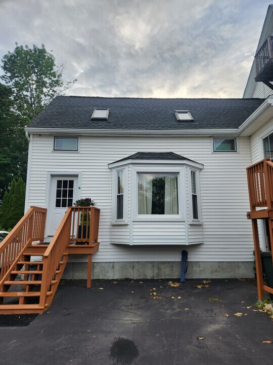 126 6th St, Unit 1A in Dover, NH - Building Photo