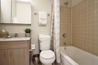 1124 N Dearborn St in Chicago, IL - Building Photo - Building Photo