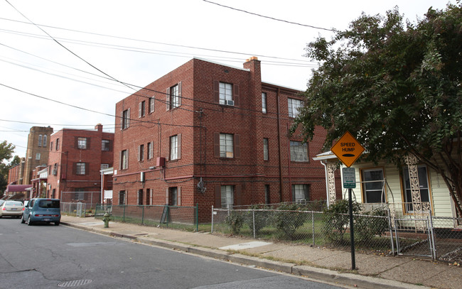 1026 45th St NE in Washington, DC - Building Photo - Building Photo