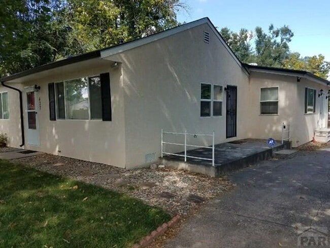 427 Collins Ave in Pueblo, CO - Building Photo - Building Photo