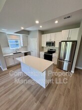 8431 Valley Spring Dr in De Soto, KS - Building Photo - Building Photo