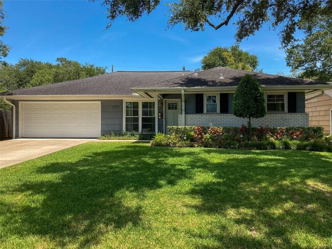 property at 5546 Pagewood Ln