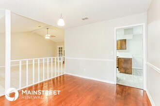 450 Segovia Dr in Orange Park, FL - Foto de edificio - Building Photo