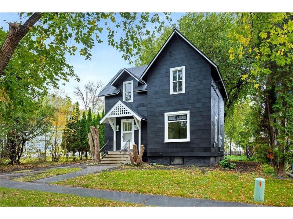 361 8th Ave S in Fargo, ND - Building Photo