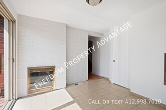 2642 Mt Royal Rd in Pittsburgh, PA - Building Photo - Building Photo