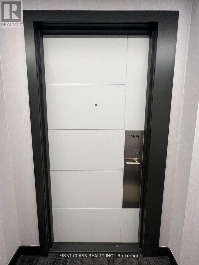 203 College St in Toronto, ON - Building Photo - Building Photo