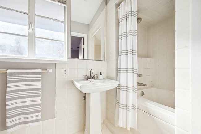 property at 2712 W Holcombe Blvd