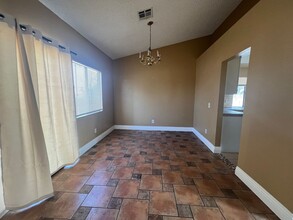2511 MacFarlane Dr in Lancaster, CA - Foto de edificio - Building Photo