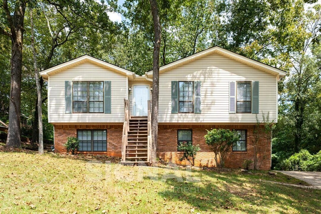 1304 Shades Run Cir in Hoover, AL - Building Photo