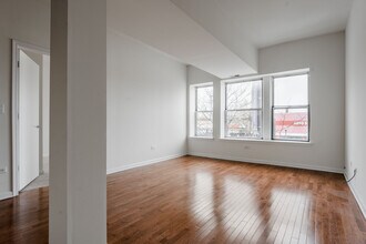 4217 W Irving Park Rd in Chicago, IL - Building Photo - Building Photo