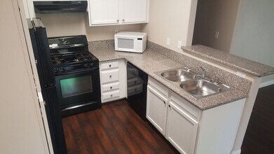 3067 Key Largo Dr in Las Vegas, NV - Building Photo - Building Photo