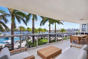 400 Alton Rd in Miami Beach, FL - Building Photo