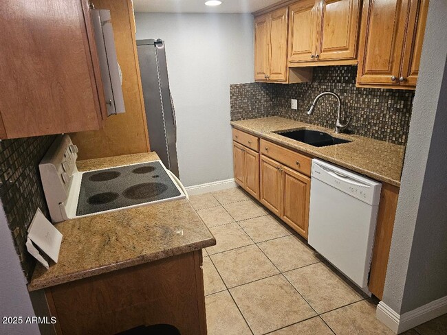 property at 3131 W Cochise Dr