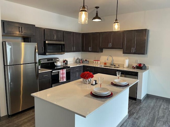 Kestrel Apartments in Middleton, WI - Foto de edificio - Building Photo