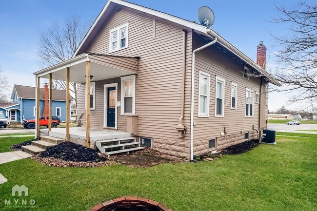96 N Center St in Pickerington, OH - Building Photo - Building Photo