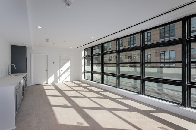 1417 Belmont St NW in Washington, DC - Building Photo - Interior Photo