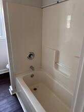 1584 Van Vranken Ave, Unit F1 in Schenectady, NY - Building Photo - Building Photo