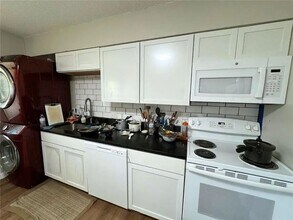 606 Cleburn St in Warrensburg, MO - Building Photo - Building Photo