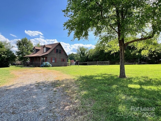 185 N Gibbs Rd in Mooresville, NC - Building Photo - Building Photo