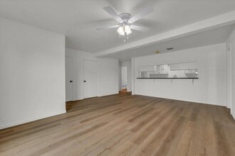 1 Country Pl Rd in Lorena, TX - Building Photo - Building Photo