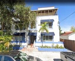 1021 NW 3rd St in Miami, FL - Building Photo