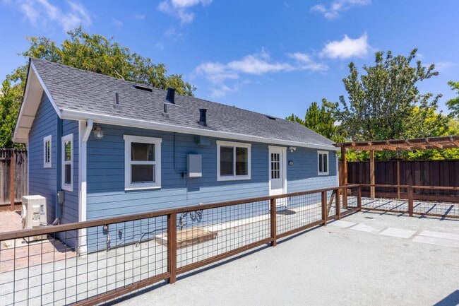 property at 616 Redwood Ave