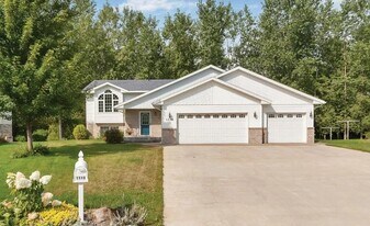 1119 Cherrywood Ct in Waite Park, MN - Building Photo
