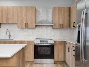 Lindsey Living in Troy, MI - Foto de edificio - Building Photo