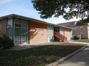 Lamplighter Park Plaza - 422 N. 11th in Manhattan, KS - Building Photo - Building Photo