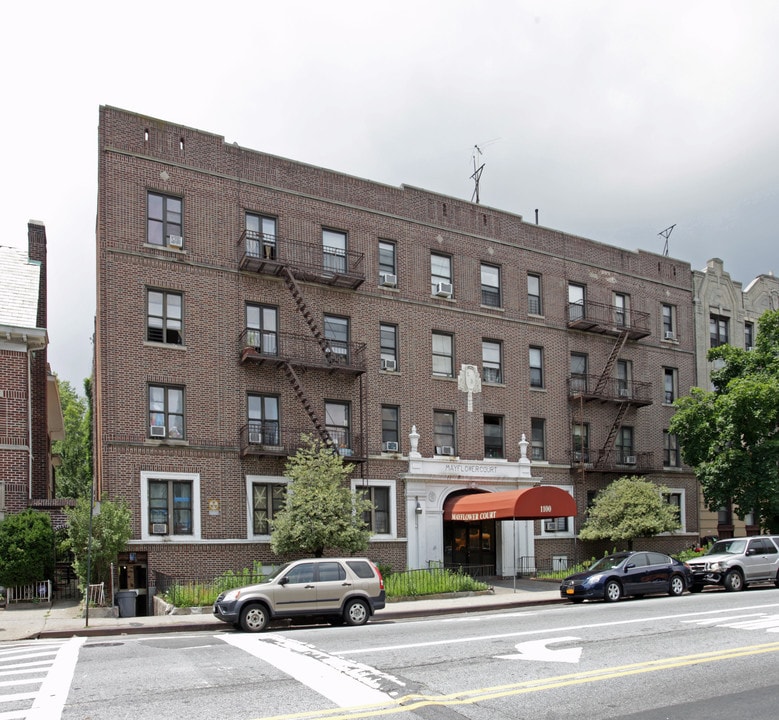 Mayflower Court in Brooklyn, NY - Building Photo