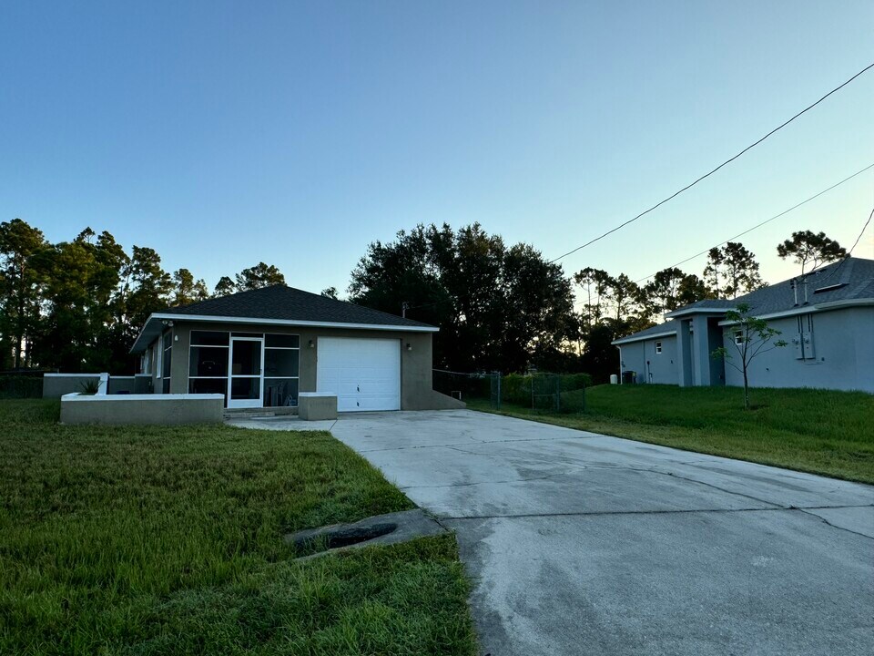 4616 28th St SW in Lehigh Acres, FL - Building Photo