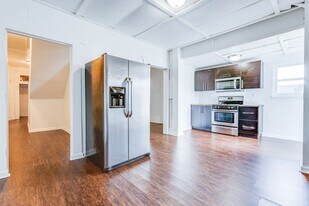 28 Sharon St in Pittsburgh, PA - Building Photo