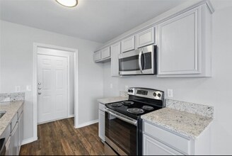 310 California Dr in Glenn Heights, TX - Building Photo - Building Photo