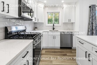 921 Church St in Bohemia, NY - Building Photo - Building Photo