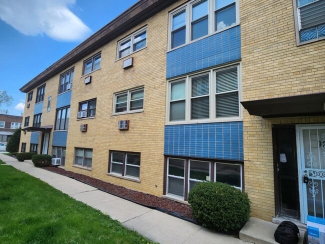 property at 9211 S Cottage Grove Ave