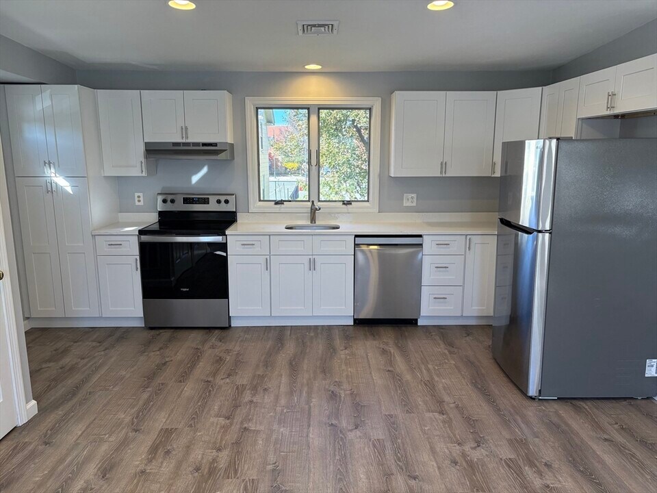 4 Skerry St Ct in Salem, MA - Building Photo