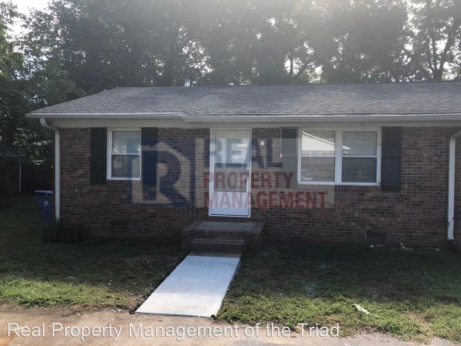 603 S Main St in Kernersville, NC - Foto de edificio - Building Photo