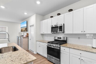 1057 Saltgrass Way in Myrtle Beach, SC - Building Photo - Building Photo