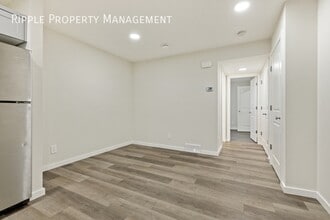 23 Heirloom Blvd SE in Calgary, AB - Building Photo - Building Photo