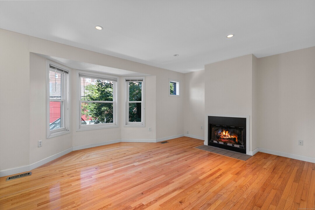58 Edgewood Ave in New Haven, CT - Building Photo