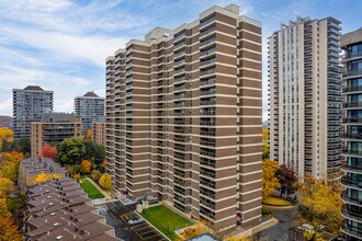 Balfour Square in Toronto, ON - Building Photo - Building Photo