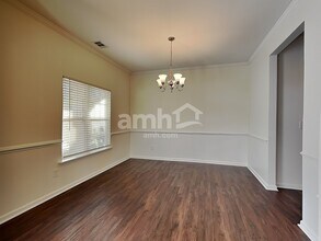 515 S Fortune Way in Dallas, GA - Foto de edificio - Building Photo