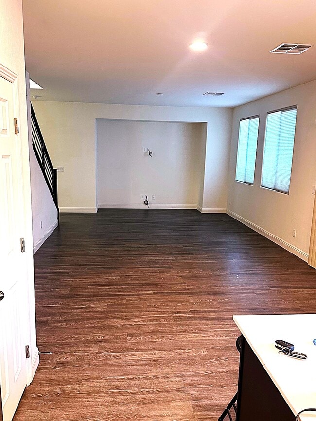 6654 Ivory Dove Ct in Las Vegas, NV - Building Photo - Building Photo
