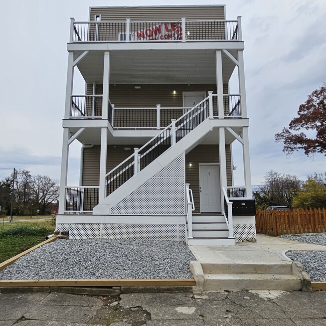 429 E 9th St, Unit 1